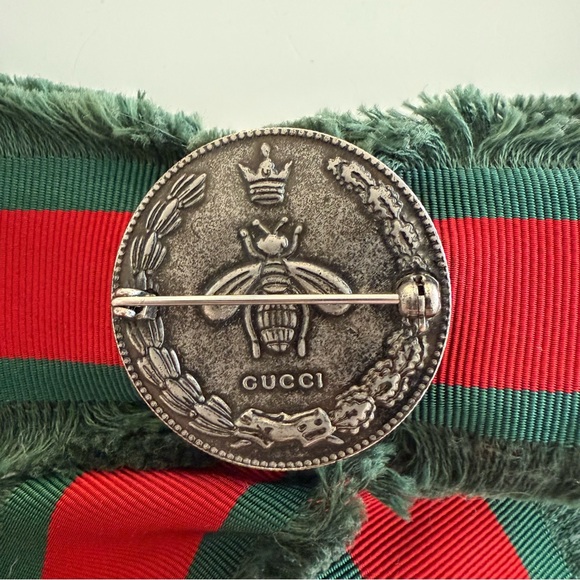 Gucci Green / Red Web Grosgrain Bow Brooch with Crystals & Pearls - Picture 5 of 5